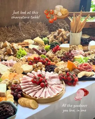 Food heaven! ☁️

Isn't this charcuterie table just unreal!

This is the perfect idea for any kind of event. If you are looking for some delicious catering, send us a message.

#humblebynature