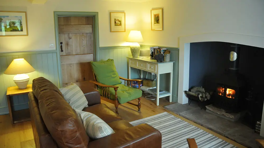 The-Piggery-sitting-room-&-fire